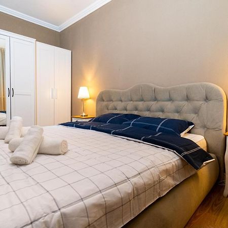Central Apt. Near Afi Mall, 5 Mins To The Old Town By Car Appartement Braşov Buitenkant foto