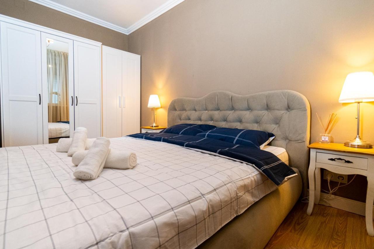 Central Apt. Near Afi Mall, 5 Mins To The Old Town By Car Appartement Braşov Buitenkant foto
