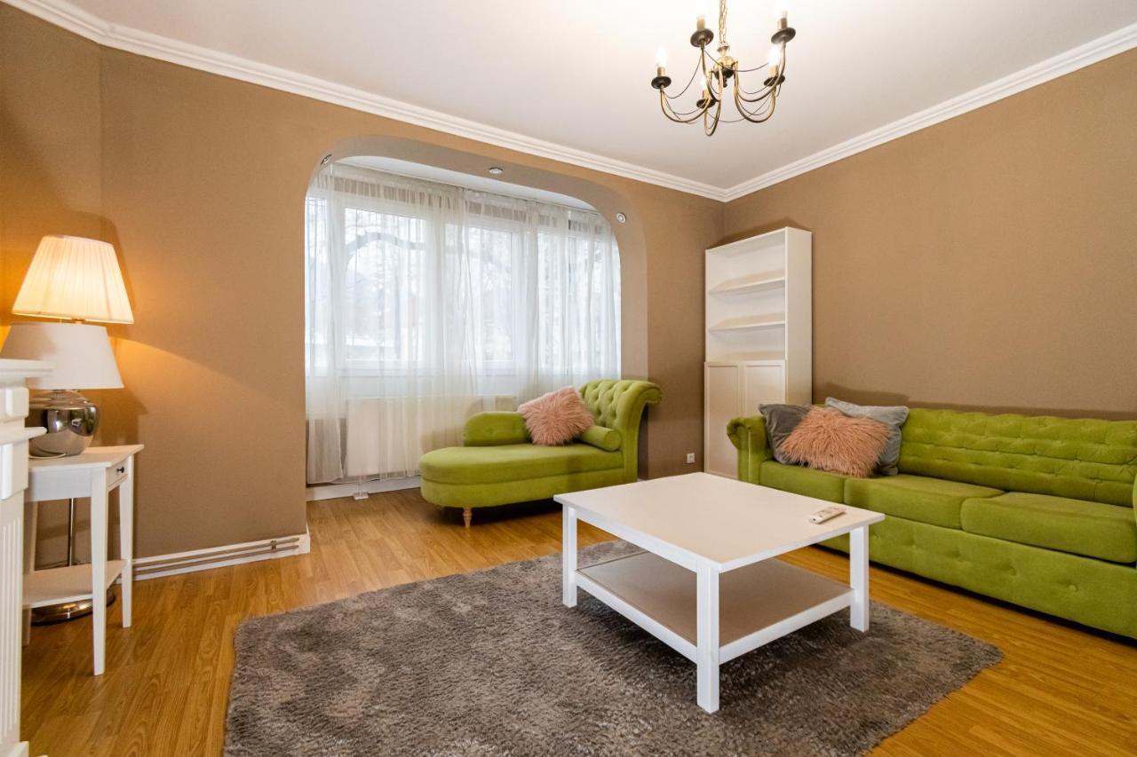 Central Apt. Near Afi Mall, 5 Mins To The Old Town By Car Appartement Braşov Buitenkant foto